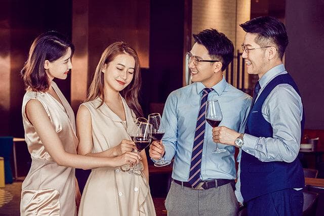 劝酒有风险，拒酒需技巧：一文读懂酒桌应对之道