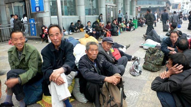 农民工家庭困境：多面挑战与破局之路