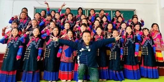 38名凉山妞妞登上春晚，音乐老师揭秘幕后故事