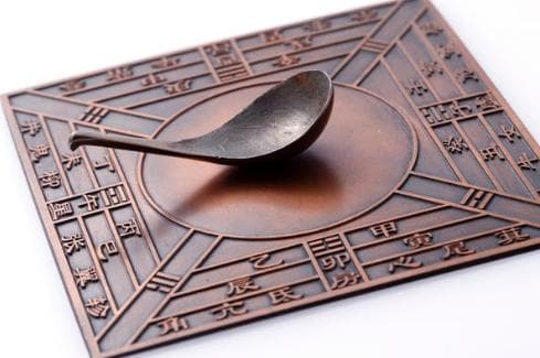 古代导航：在指南针发明之前的方向辨别方法