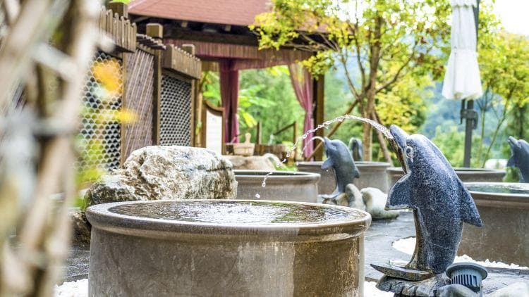 石阡佛顶山温泉小镇游玩攻略：门票价格、营业时间、周边配套全解析
