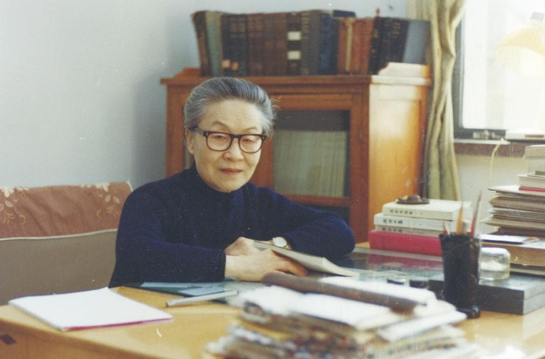 《我们仨》之外的故事 | 杨绛先生逝世八周年新刊