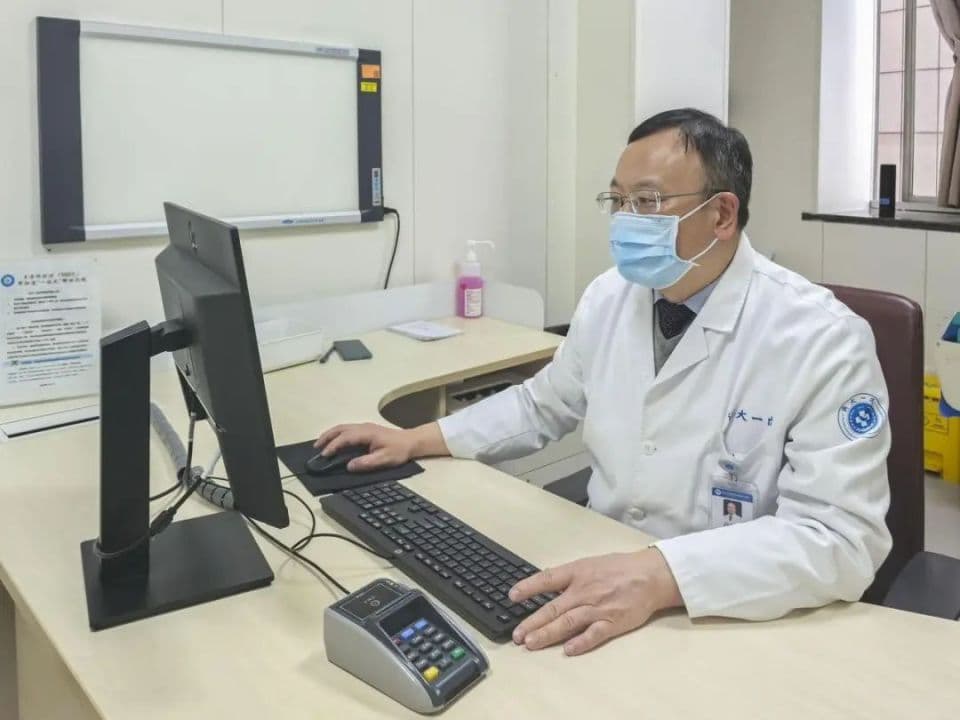 频繁鼻塞+过敏！你家有它不？浙大一院让您安心吸和撸