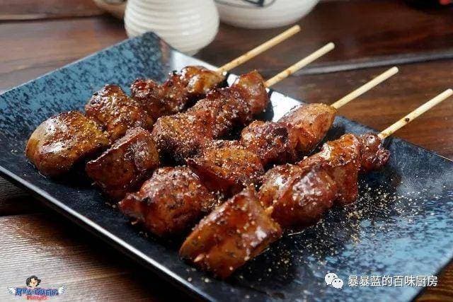 鸡肝的两种美味做法：烤制与煎制