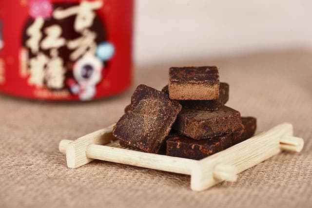 红糖的主要成分是什么？红糖的成分及其功效全解析