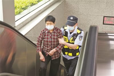 擦亮幸福城市最美的名片 宁波轨道公安伴您温暖出行