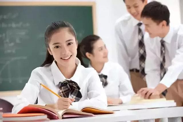 孩子成绩垫底怎么办？六大维度助力家长科学应对