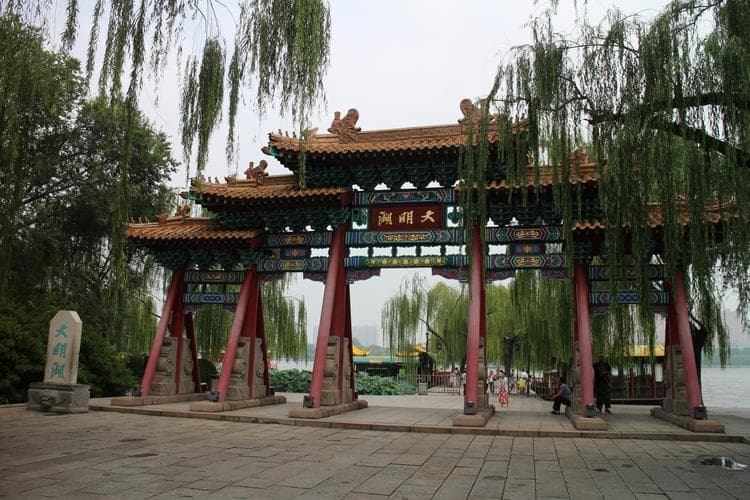 济南必去的十大景点，带你领略泉城的魅力