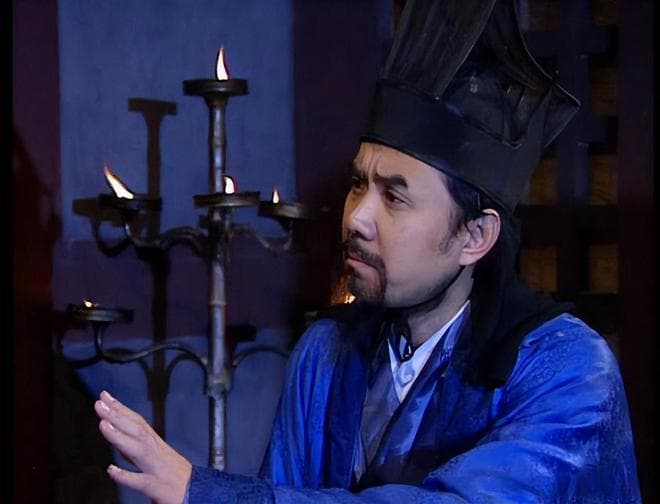 孙权、曹操、刘备三大枭雄帐下的首席谋臣和头号名将，都是谁？
