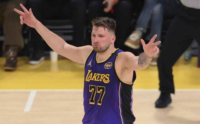 11日NBA前瞻：东契奇单核送篮网8连败？库里冲击5连胜+三分里程碑