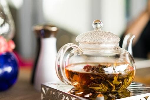 去湿茶食谱推荐｜助排水消肿！中醫教你按寒熱體質飲用 真正達致健脾去濕