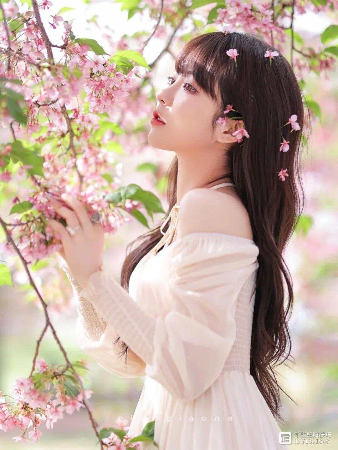 春天樱花拍照，8个动作跟着拍，樱花美来人更美