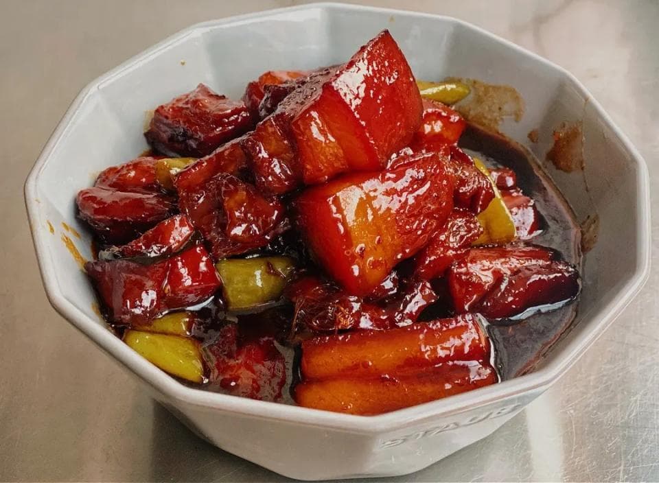 烹饪红烧肉的实用指南：关键步骤与技巧详解