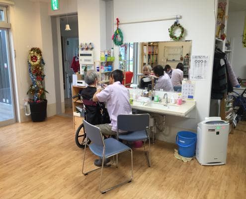 日本小规模多功能养老服务模式：以青山机构为例