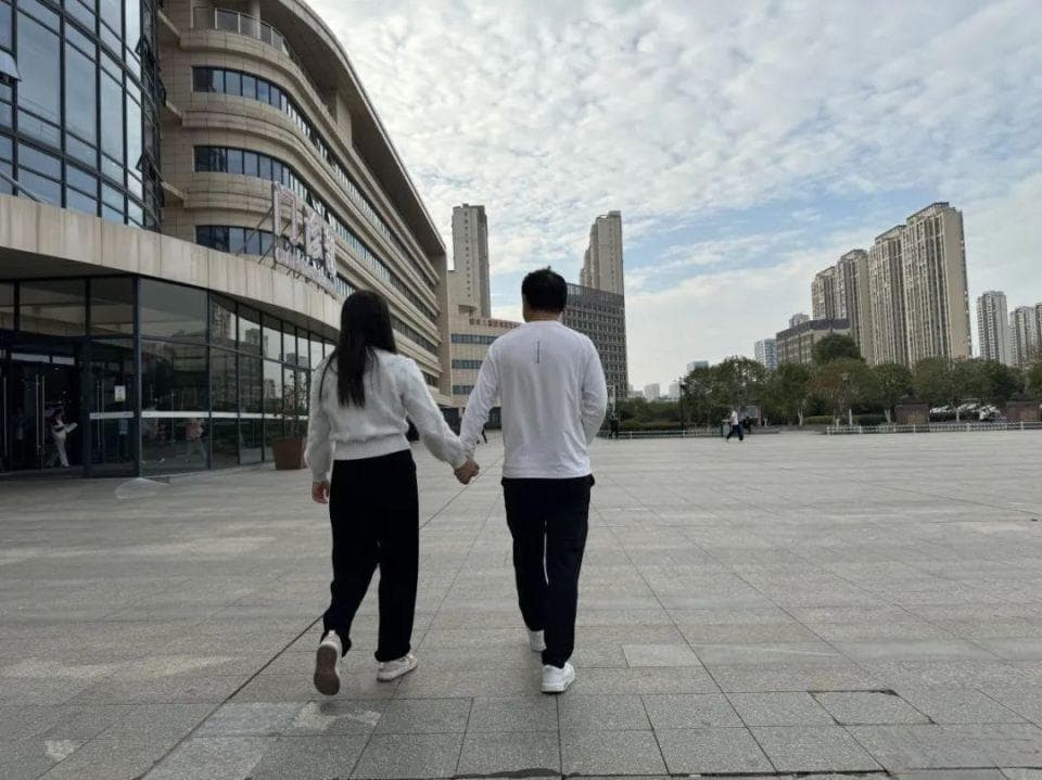 罕见！25岁女子怀上九胞胎！专家：可能与这两点原因有关