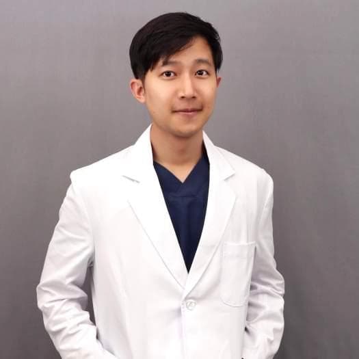 牙龈脓包自己破掉会好吗？牙医解析细菌感染成因与治疗方式