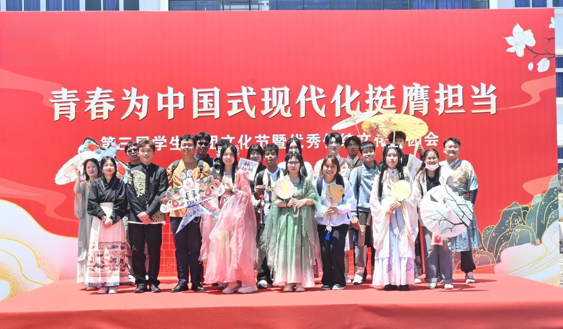 寓教于乐，在校园游园会里感受中华优秀传统文化魅力