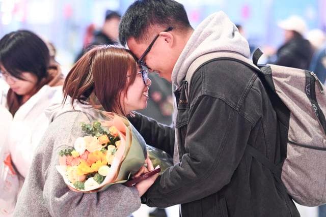 平凡生活中的感动瞬间：细腻暖心的人性美好