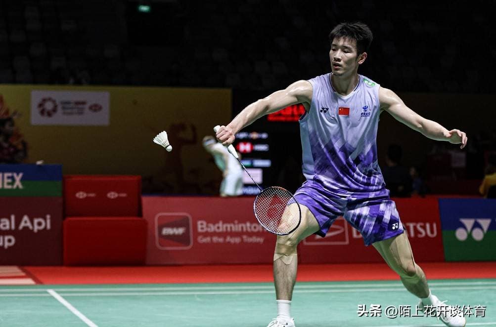 网前斗法，李诗沣完胜世界第33，2-1晋级全英公开赛16强