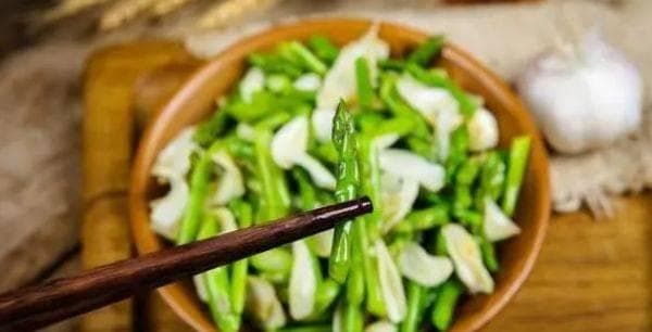 芦笋味道鲜美，清口解腻又减肥