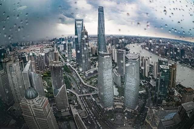 上海楼市新动向：销售业绩与市场调控的交响曲
