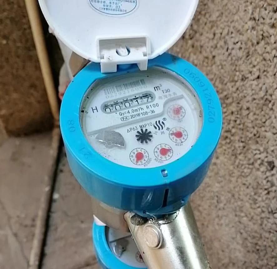 家里没在用水，为什么水表却在转？