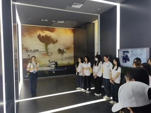 省放管中心开展核安全教育进校园活动