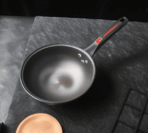 铁锅好还是不粘锅好？全方位对比分析