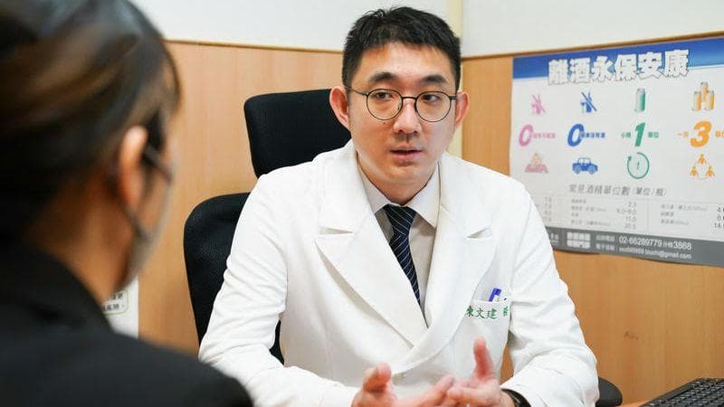 41岁男子饮酒致病，医生警告：少量酒精也有害