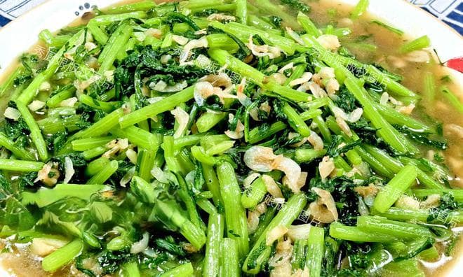 告别秋季便秘困扰：茼蒿南瓜等四种食材助你清肠排毒