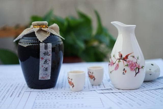 酒徒词客满高堂：酒文化与文学艺术的交融