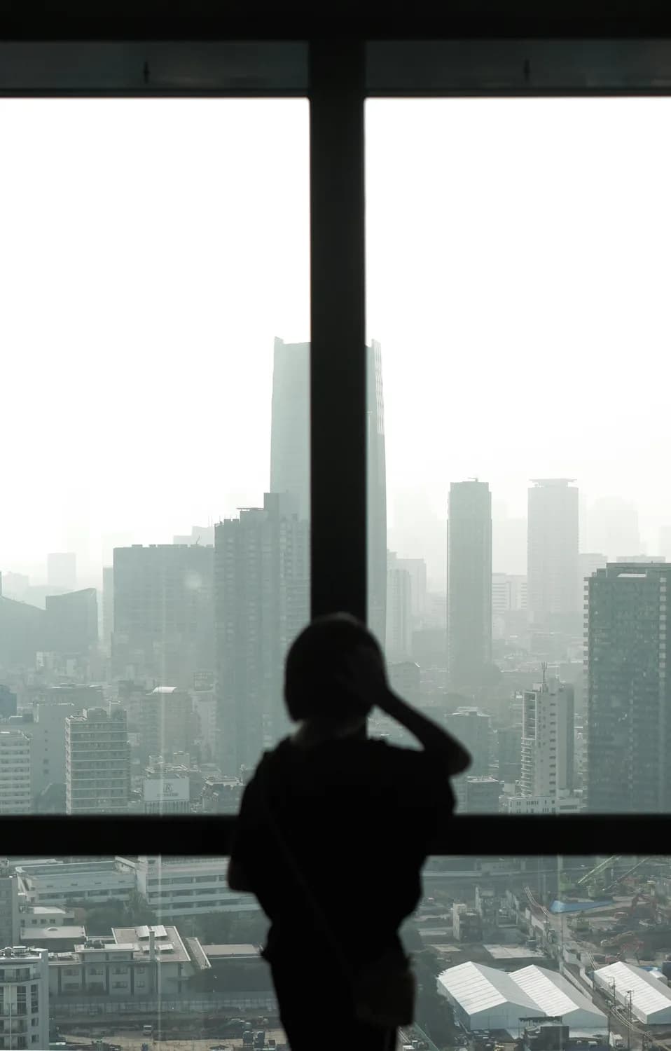 房贷压力下的心理自救指南：从个人到社会的全方位应对