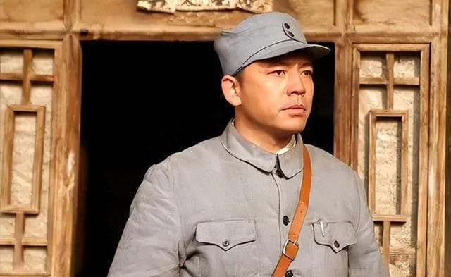 何政军：从磨砺到辉煌的演艺人生