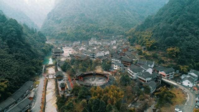 湖南自驾游精品指南：穿梭于山水之间，感受独特魅力