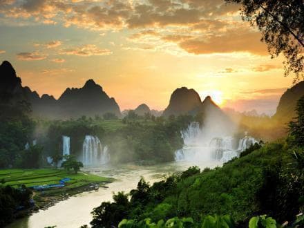 亚洲首个跨境旅游合作区正式运营，德天瀑布成中越旅游新亮点