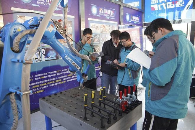 16岁孩子不上学了能干什么？学什么技术将来好就业？