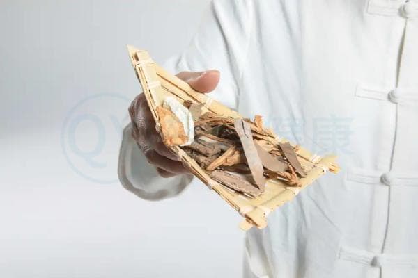 湿热下注的治疗方法有哪些？