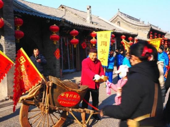 传统年俗汇聚平遥中国年 古城新春年味儿足