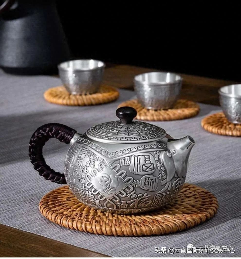银茶具有什么好处？ 还在纠结用银器泡茶的好坏？