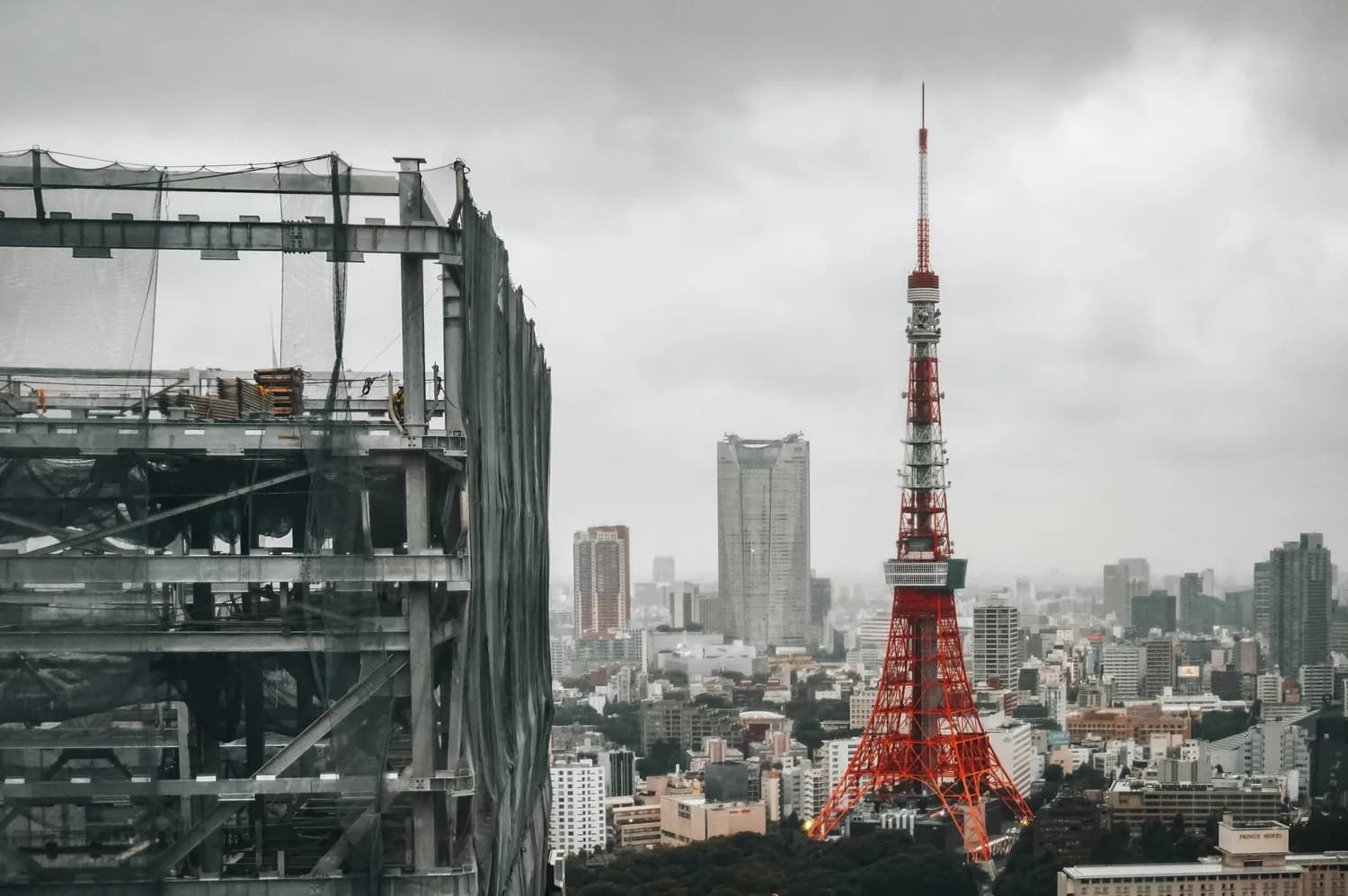 日本经济跌至第四，国际关系风云变幻