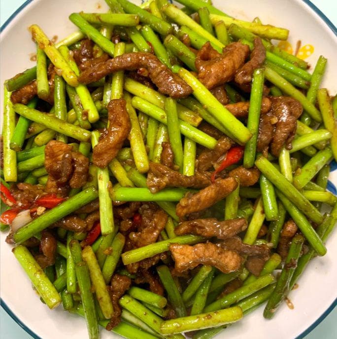 蒜苔炒肉：简单快捷的山东家常佳肴