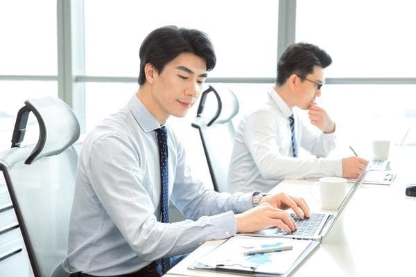 填写合同期工作表现