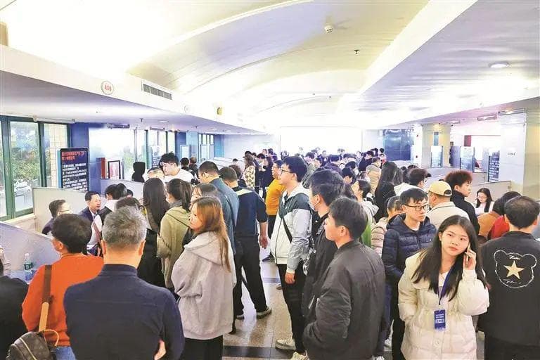 最高薪资超4万元！深圳线下招聘会火爆