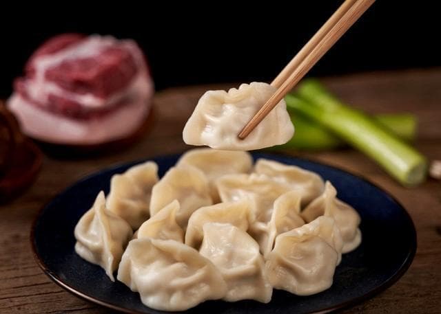 猪肉香菇馅饺子大变身！还能加啥？怎么搭配才好吃？
