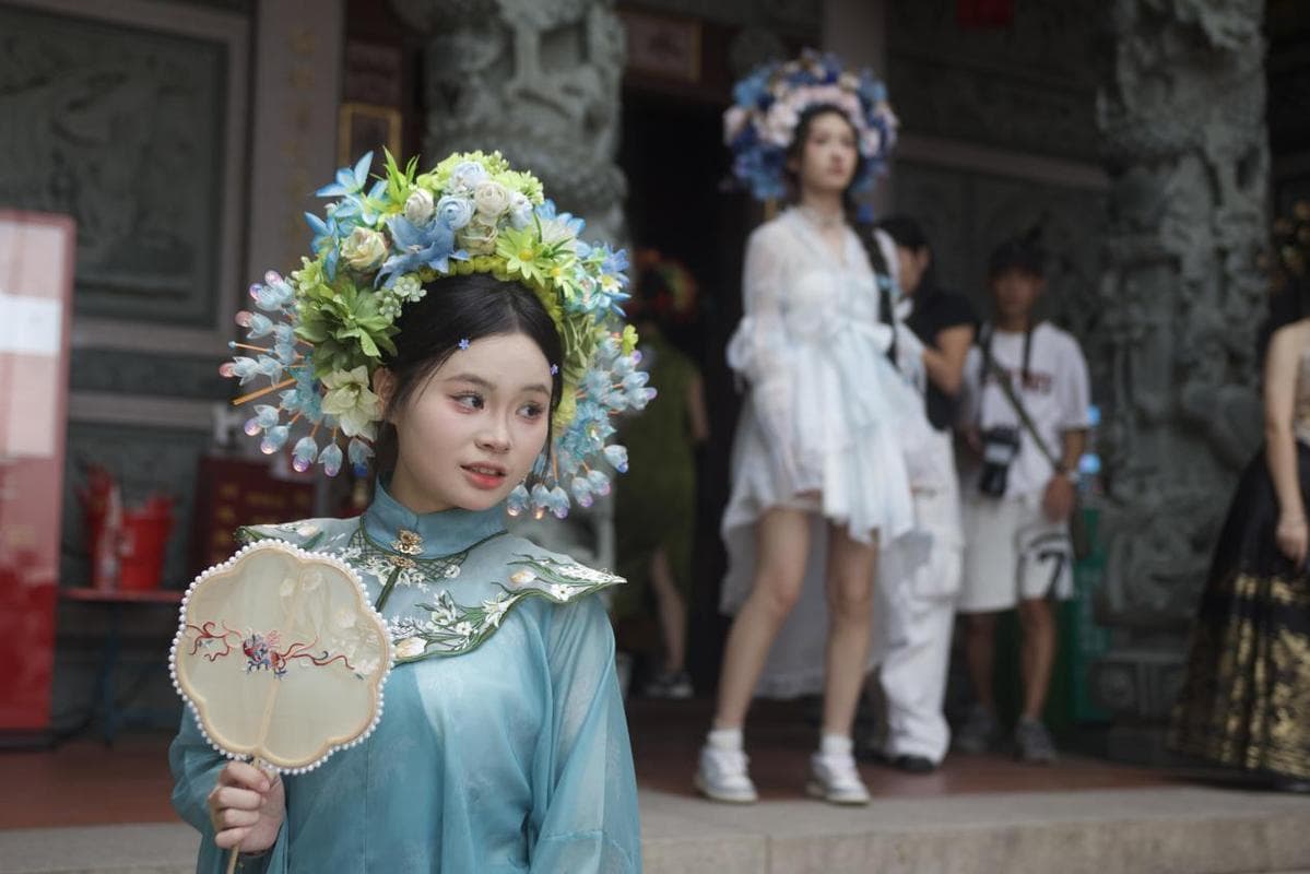 千年渔村的华丽转身：蟳埔如何用“簪花围”引领全国旅游时尚