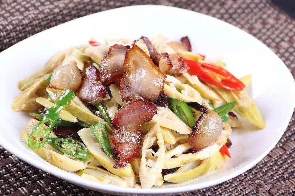 惊蛰时节养生指南：猪肉鸡肉正当季，6道美味菜谱助你滋补一春