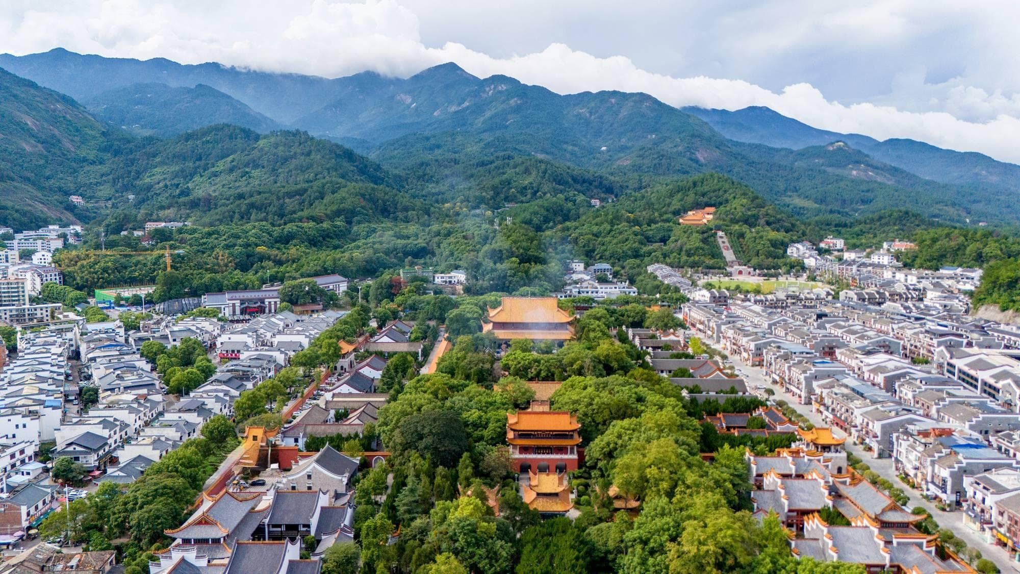 南岳大庙：南方最完整的古宫殿式建筑群，融汇儒释道三教精髓