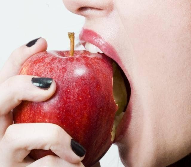 什么时间吃苹果最好？医生提醒：最好这3个时间段吃，早知早受益