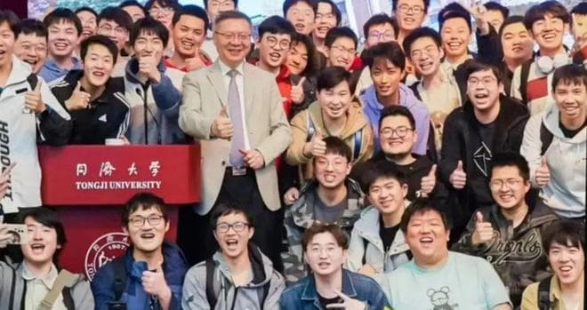 同济大学讲座：张维为教授引发男生们热烈反响！