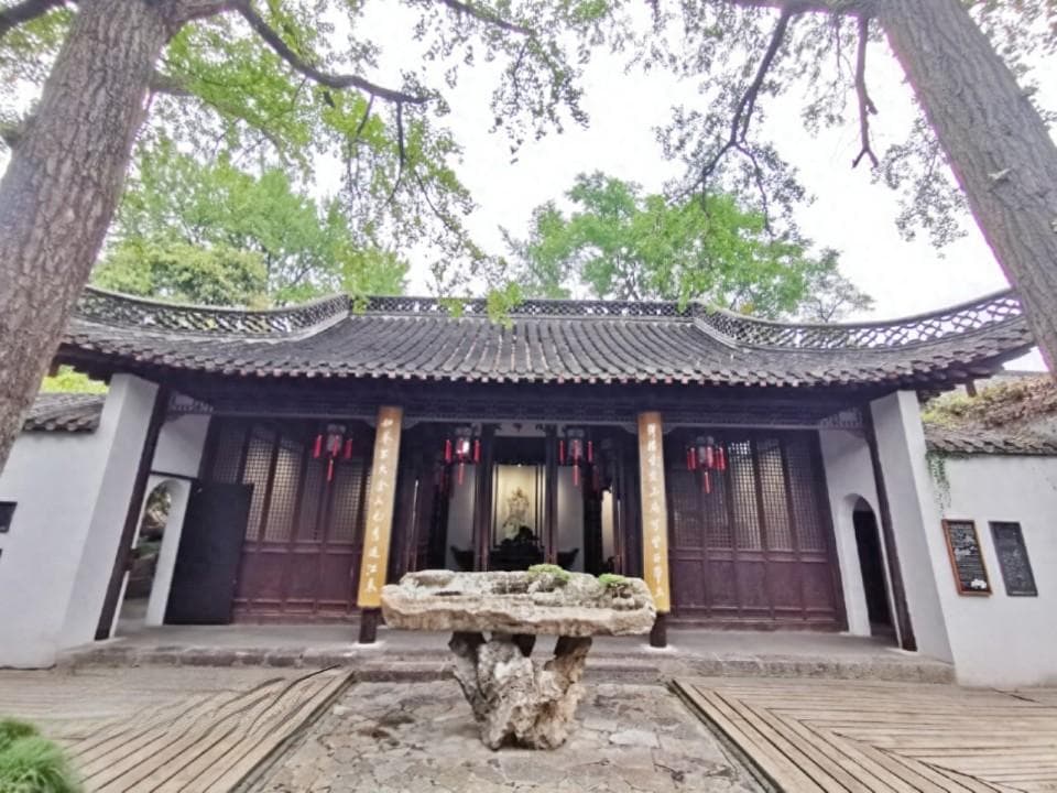 江苏有一座著名旅游城市，地处长江以北，却总被大家认为是江南？